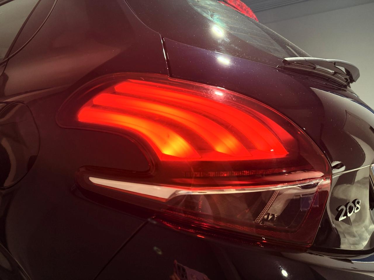 Peugeot 208 1.2 5 PORTE ALLURE 82 CV UNICO PROPRIETARIO