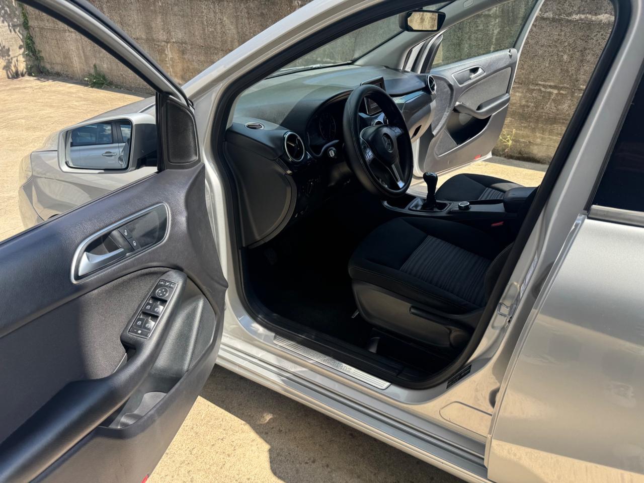 Mercedes-benz B 180 160 BlueEFFICIENCY Executive