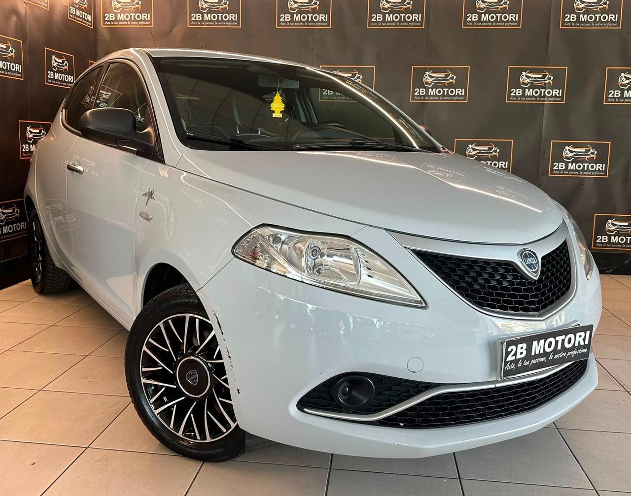 Lancia Ypsilon 1.2 69 CV 5 porte GPL Ecochic Gold