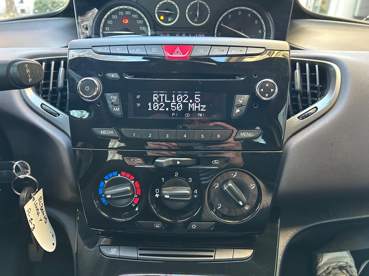 Lancia Ypsilon 1.2 69 CV 5 porte S&S Gold NEOPATENTATI | EURO 5!!!