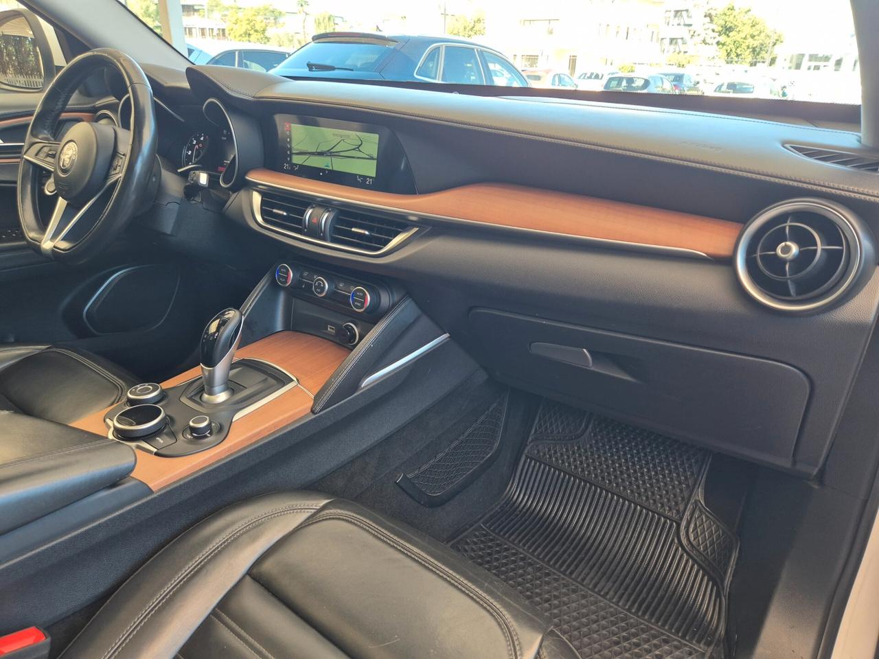 Alfa Romeo Stelvio 2.2 Turbodiesel 210 CV AT8 Q4 Super