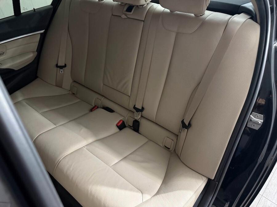 Bmw 318d Berlina Luxury Automatica