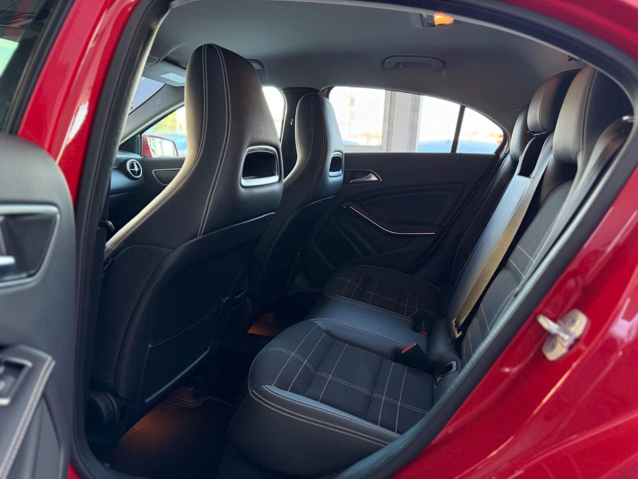 Mercedes A 200 d Sport Euro6 Neopatentati RED-LINE