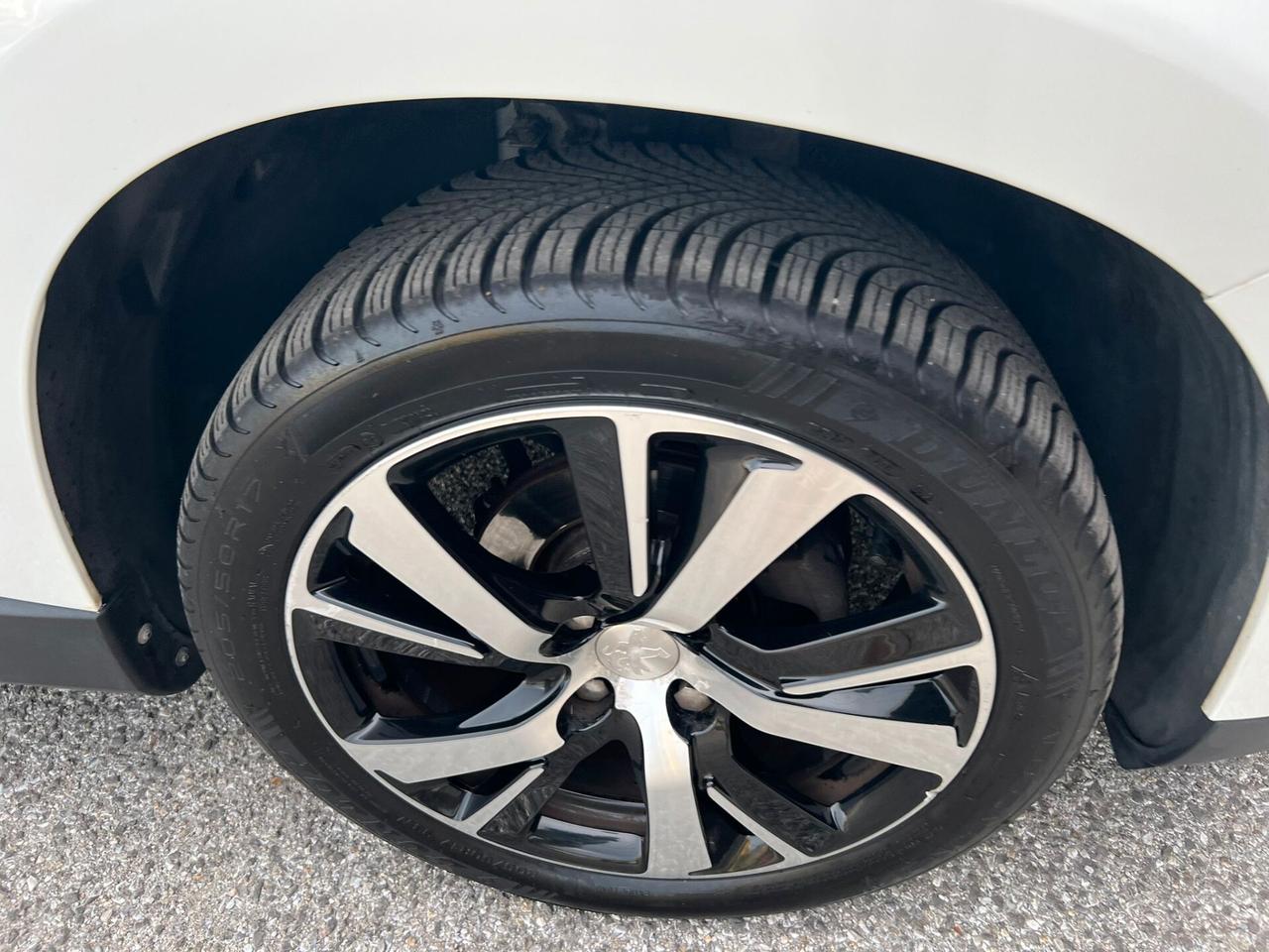 Peugeot 2008 1.6 e-HDi 115 CV Stop&Start Allure