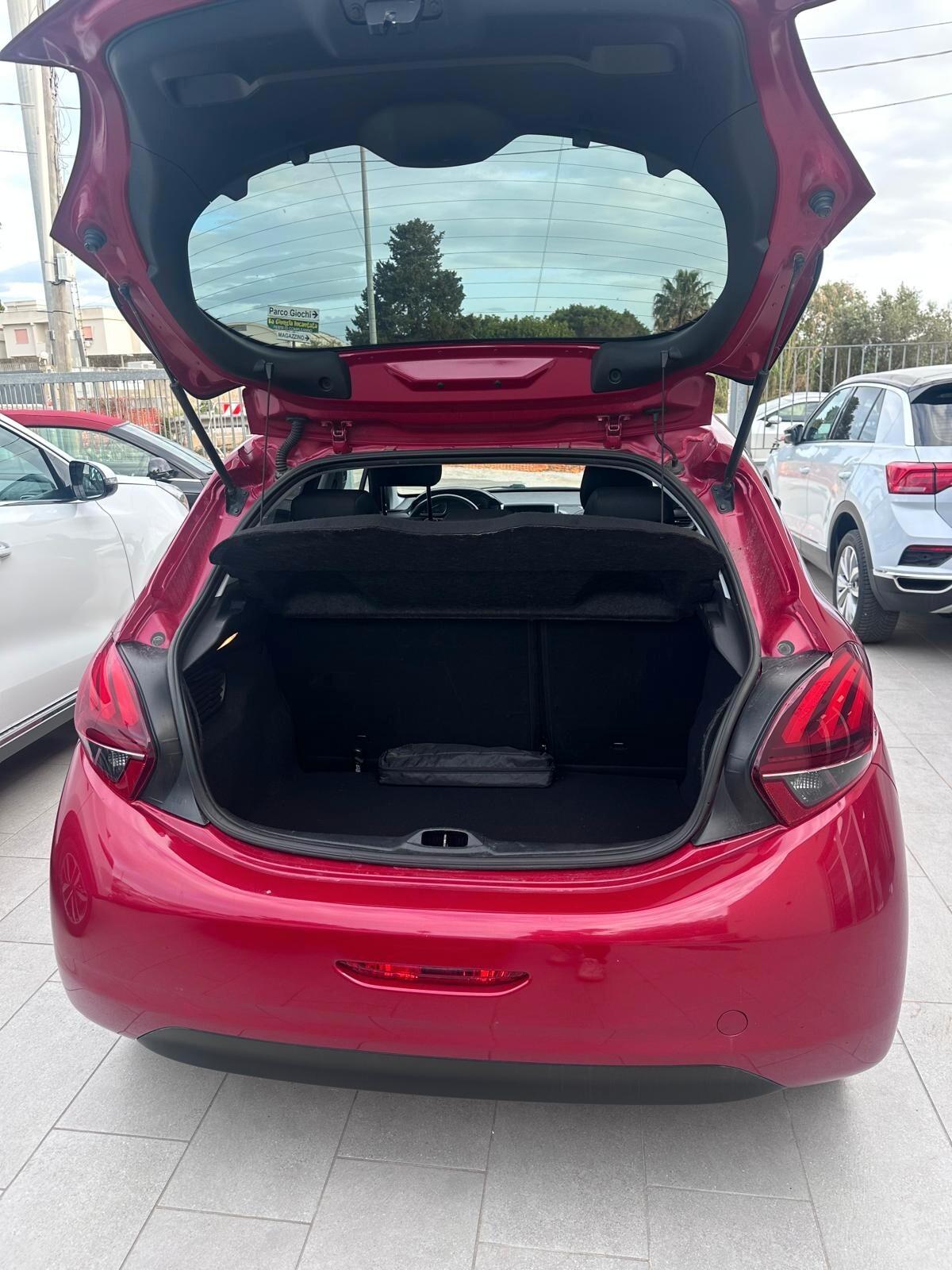 Peugeot 208 PureTech 82 5 porte Allure