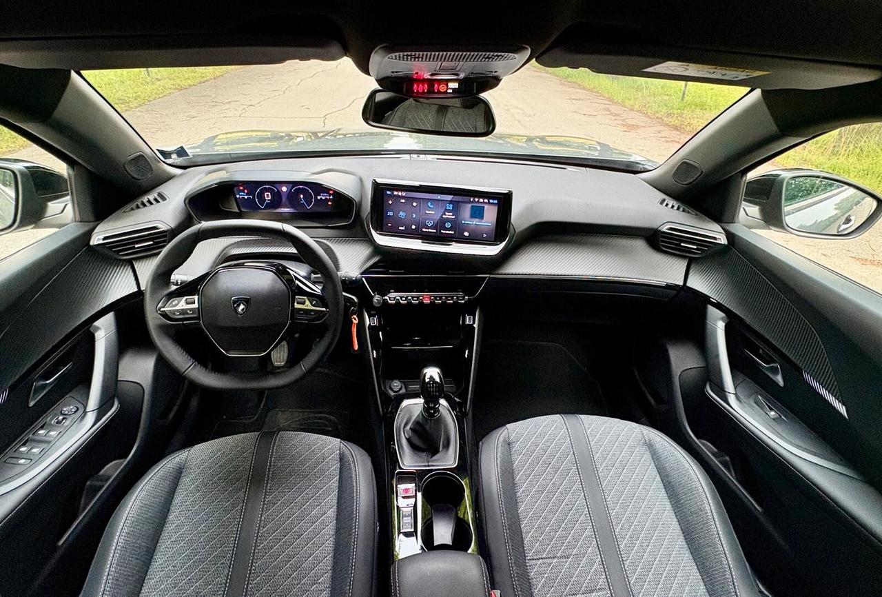 Peugeot 2008 PureTech 100 S&S Allure