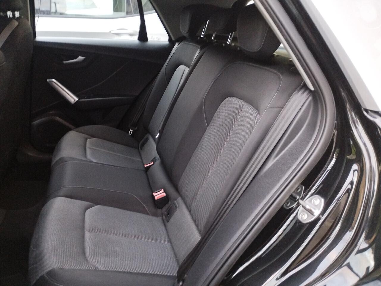 Audi Q2 30 TDI S tronic Identity Black