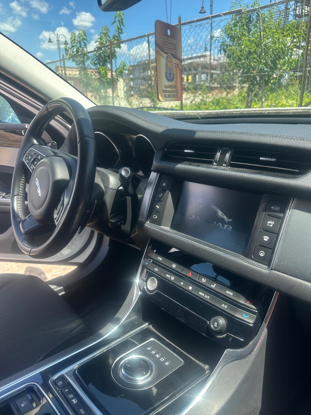 Jaguar XF Sportbrake 2.0 D 180 CV AUT/NAVI/LED