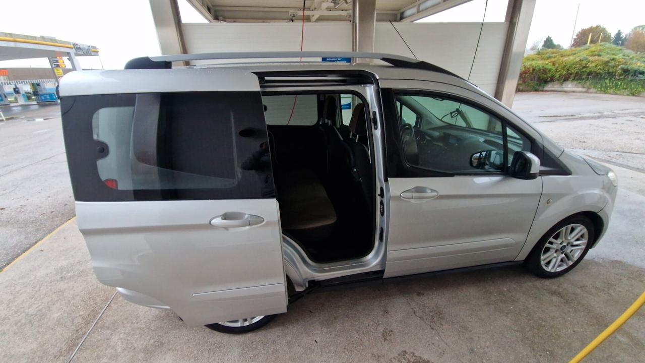 Ford Tourneo Courier 1.5 TDCI 95 CV Titanium