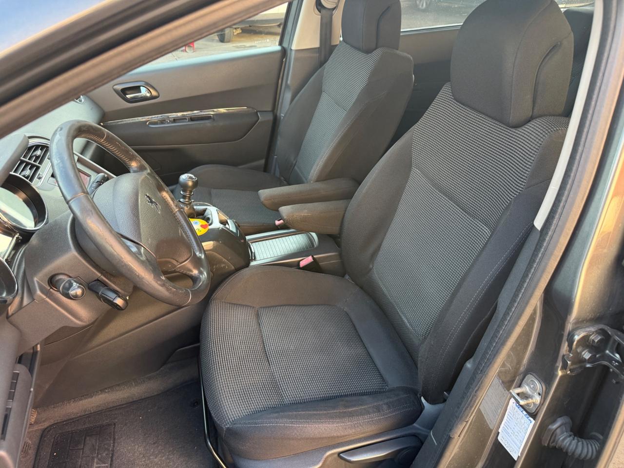 Peugeot 5008 2.0 HDi 150CV Business