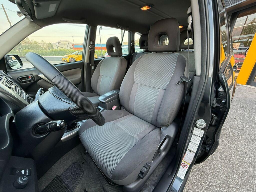 Toyota RAV4 2.0 d-4d 16v Sol 5p FL