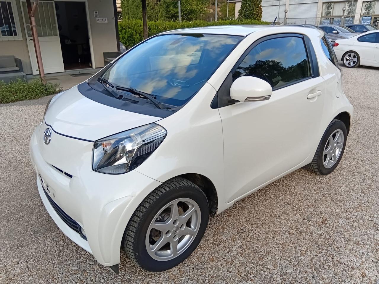 Toyota iQ 1.0 Sol