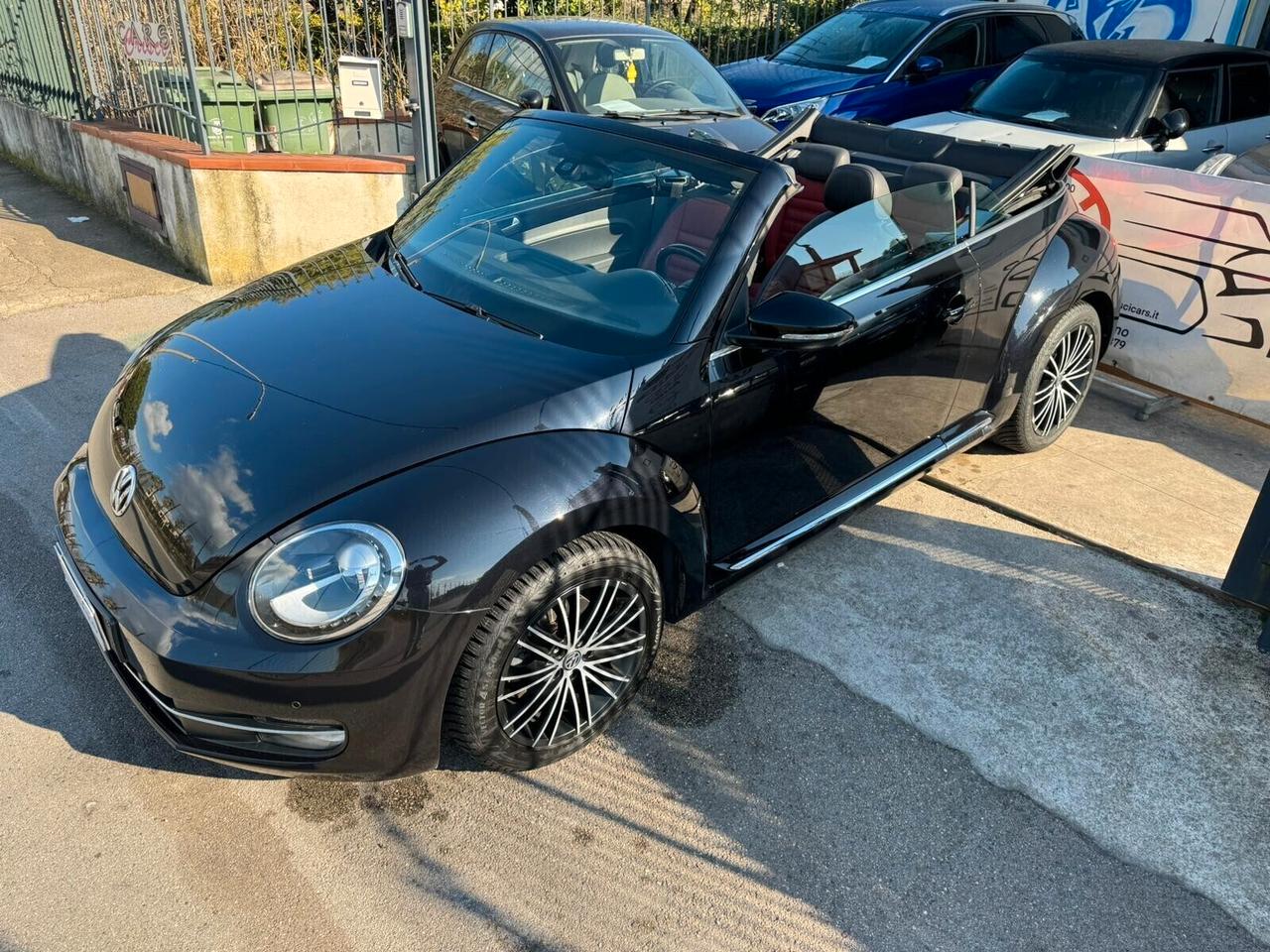 Volkswagen Maggiolino Cabrio Un Gioiello di Auto 2.000€ di Bonus Rottamazione!