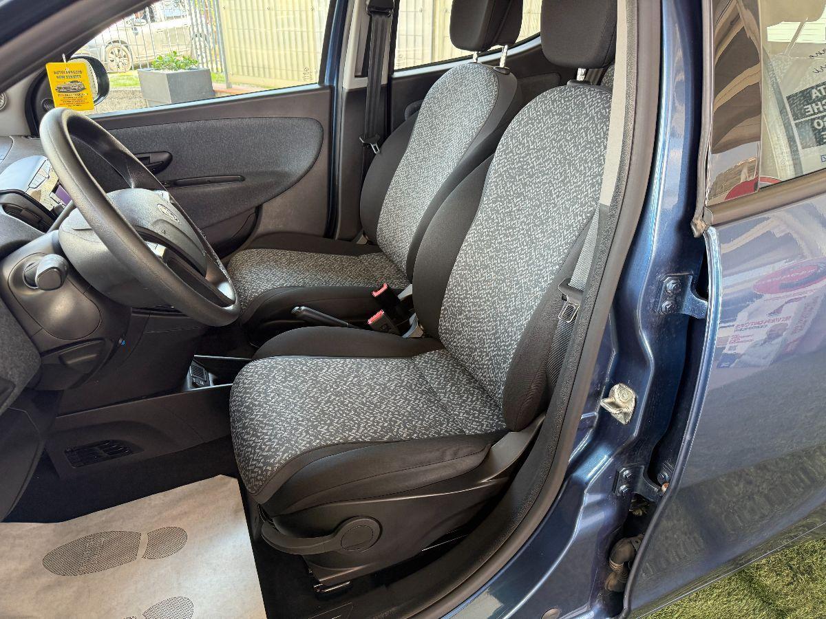 LANCIA - Ypsilon 1.0 firefly hybrid Silver s&s 70cv