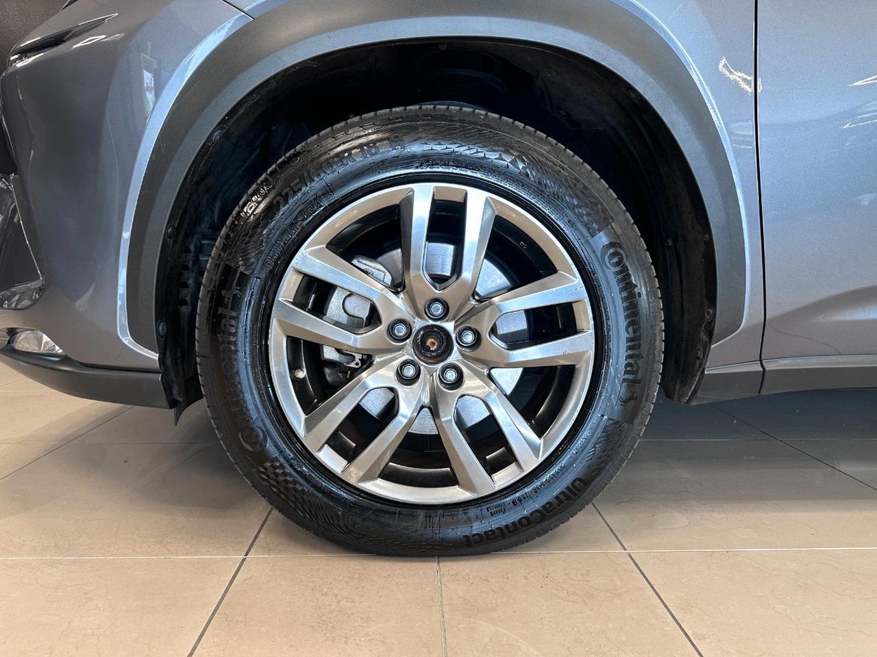 Lexus NX 300h 2.5 Business 2wd cvt