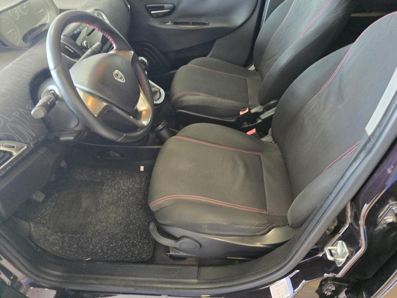 Lancia Ypsilon 0.9 TwinAir 85 CV 5 porte Metano Ecochic Gold