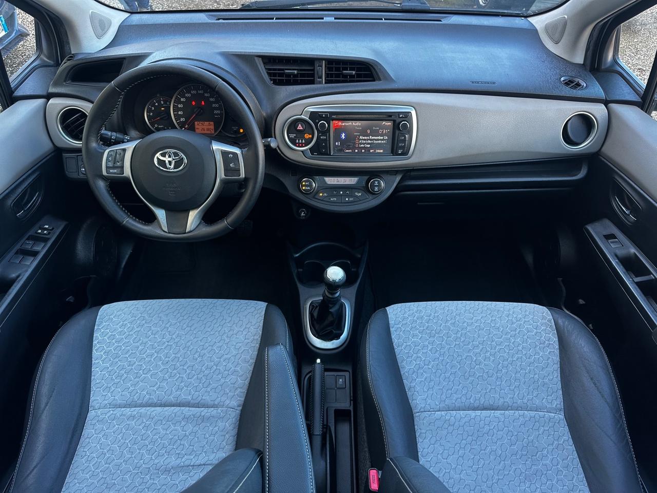 Toyota Yaris 1.4 D-4D 90cv 5p Lounge MY 2013