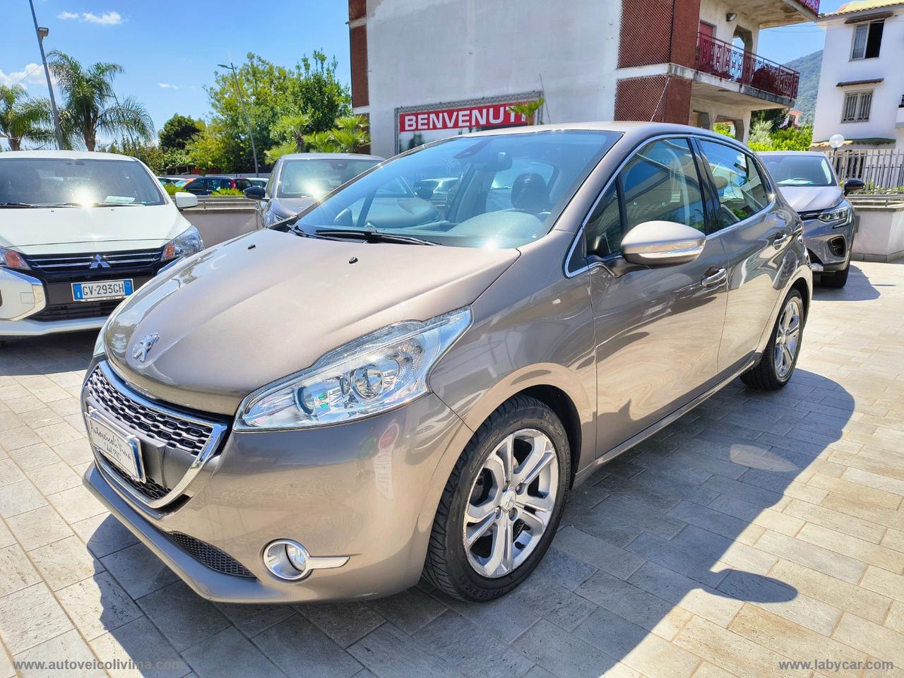 PEUGEOT 208 1.2 VTi 82 CV 5p. Allure