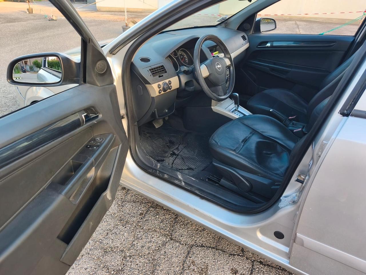 Opel Astra 1.9 CDTI automatico Accetto Permute