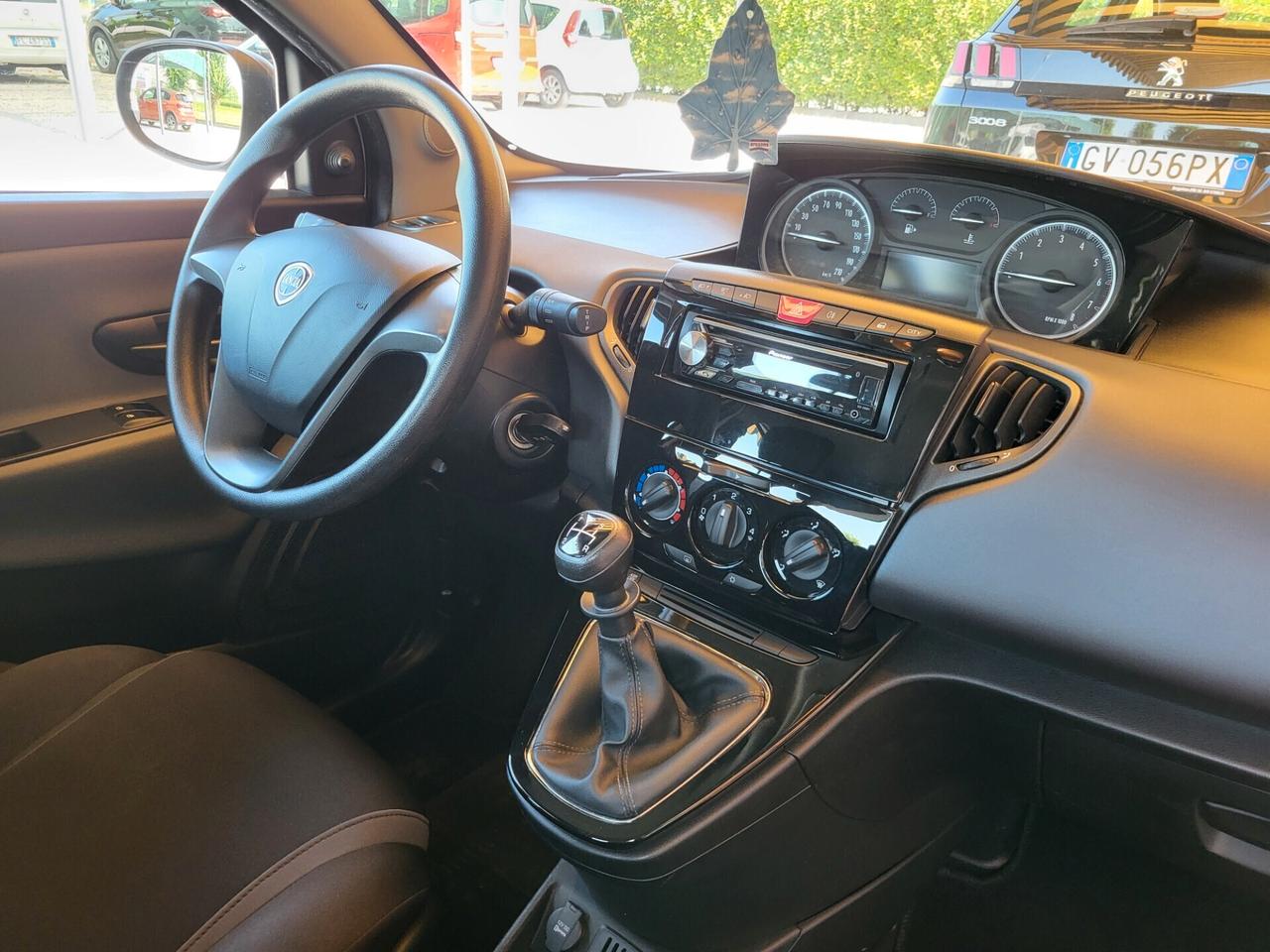 Lancia Ypsilon 1.2 69 CV 5 porte Silver