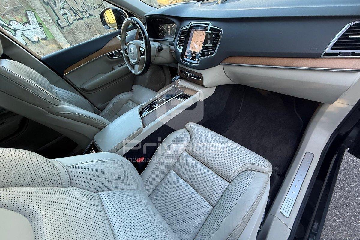 VOLVO XC90 D5 AWD Geartronic 7 posti Momentum