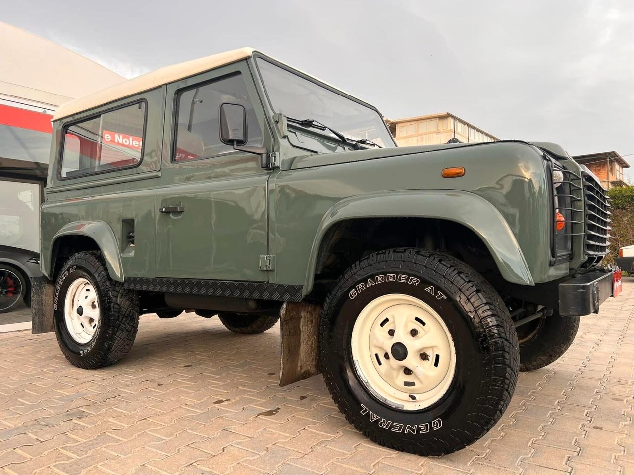 Land Rover Defender 90 diesel Hard-top