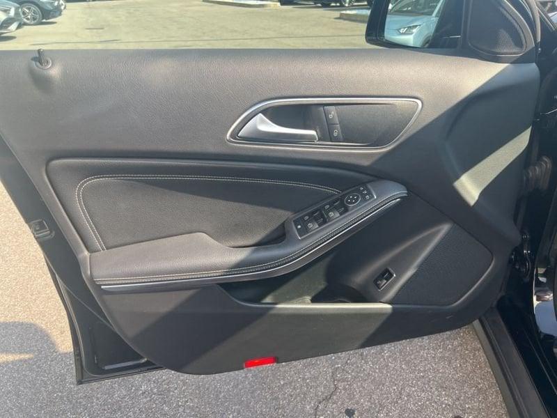 Mercedes-Benz GLA 180 SPORT AUTO