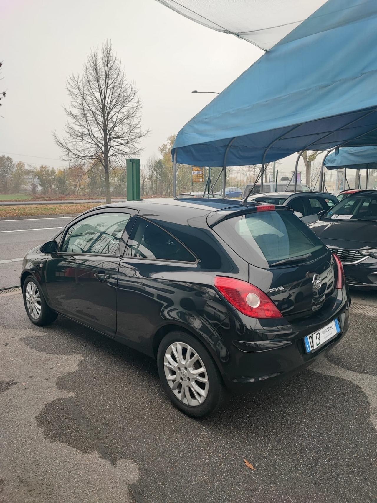 Opel Corsa 1.2 3 porte Sport