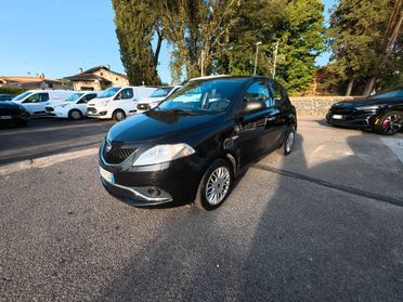 Lancia Ypsilon 1.2 69 CV 5 porte Silver