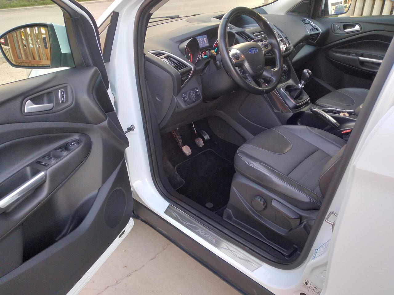 Ford Kuga 2.0 TDCI 140 CV 2WD Titanium