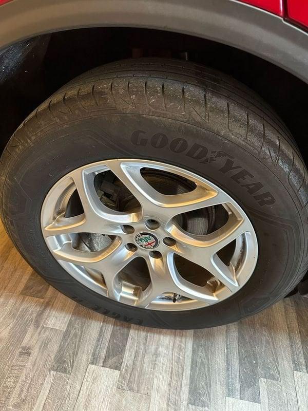 Alfa Romeo Stelvio 2.2 Turbodiesel 160 CV AT8 RWD Super