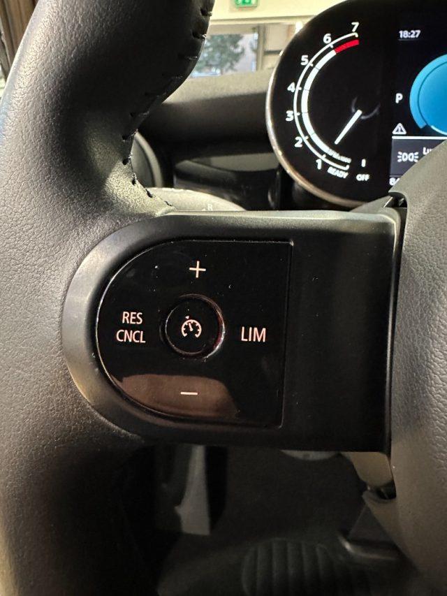 MINI Cooper 1.5 Classic 5 porte Auto -LED-16"-Carplay-Keyless-