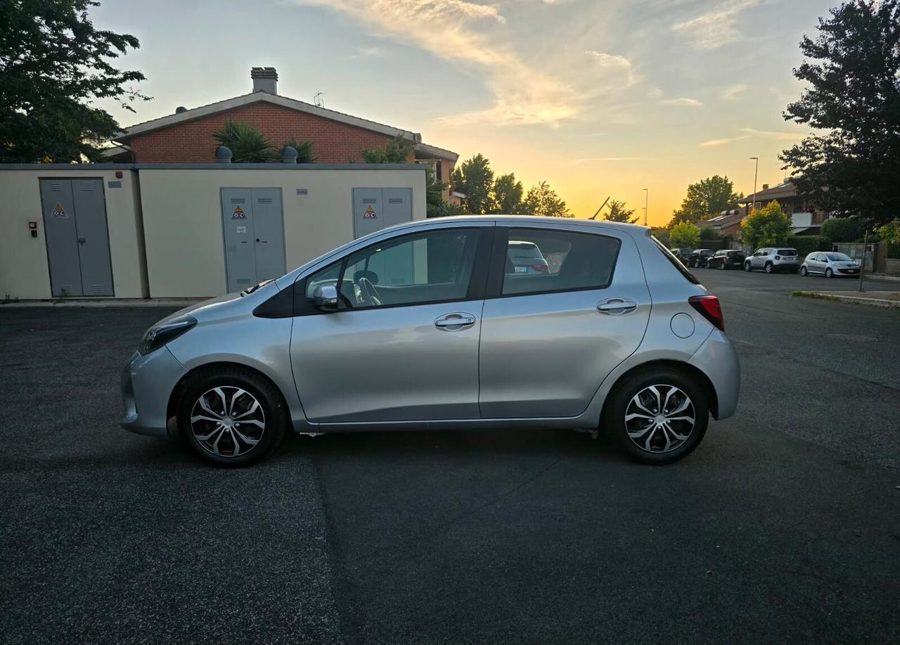 Toyota Yaris 1.5 Hybrid 5 porte Active