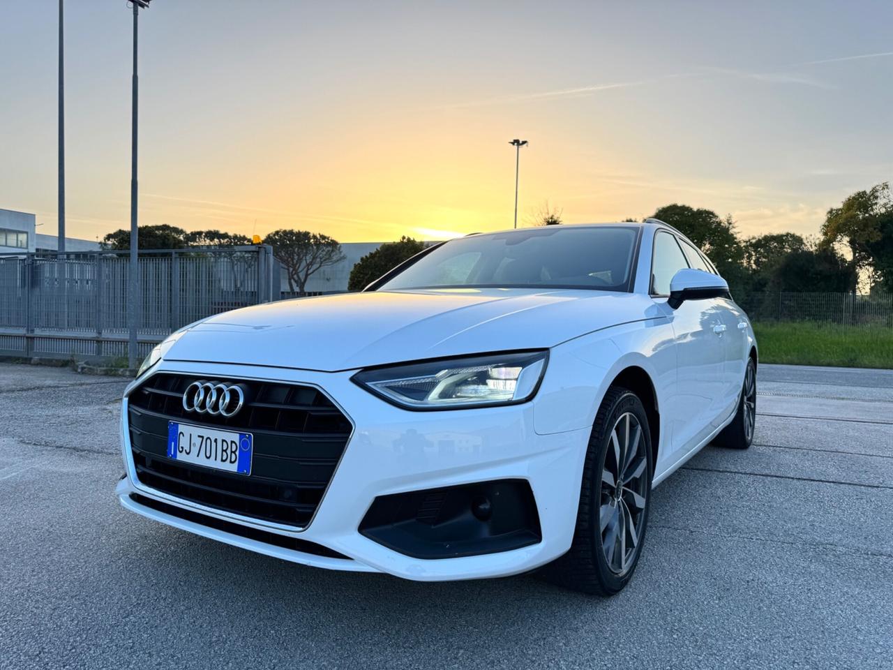 AUDI A4 2.0 Tdi Avant S-Tronic - Led 18