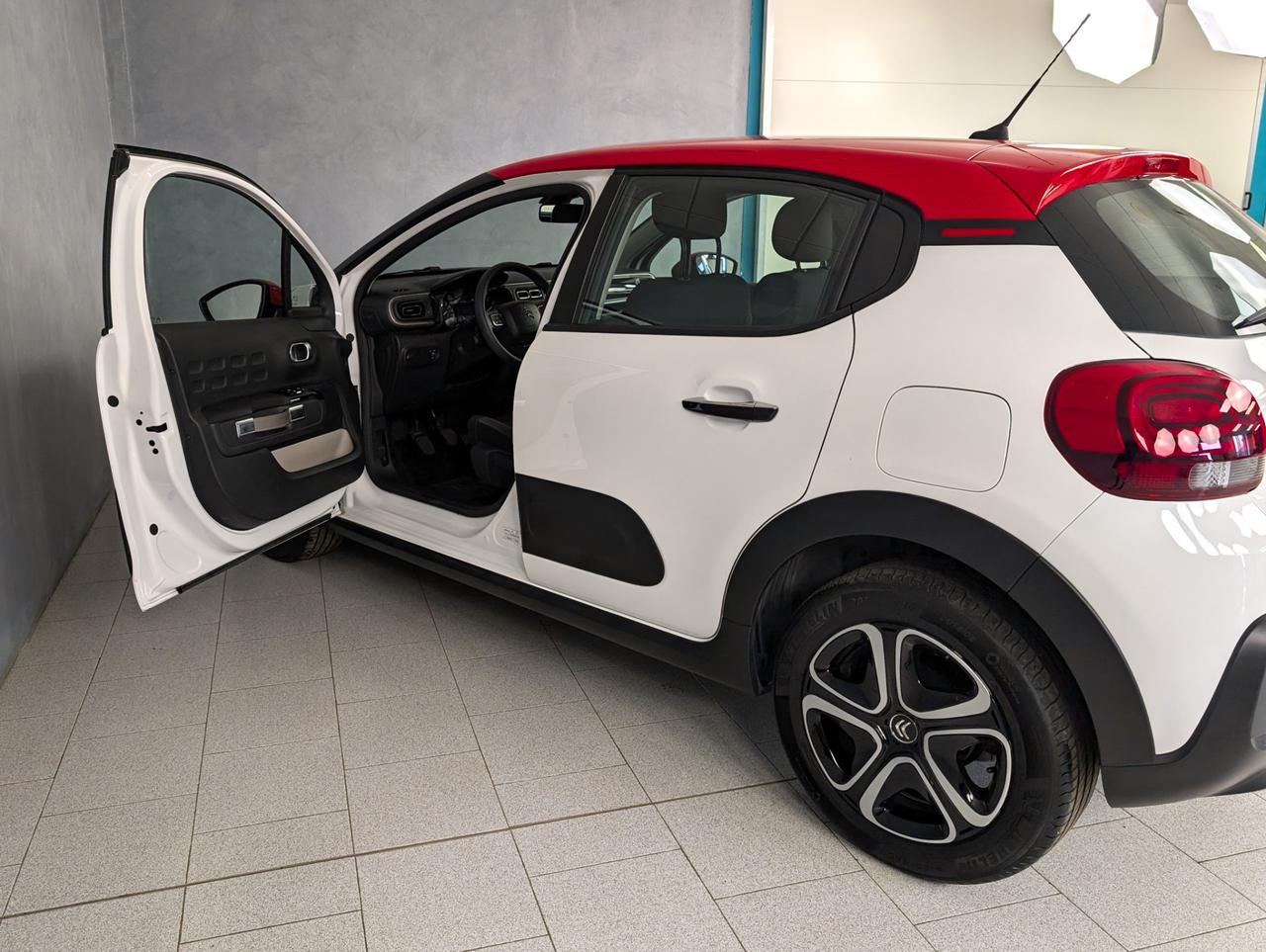 Citroen C3 1.2 puretech 83cv Shine