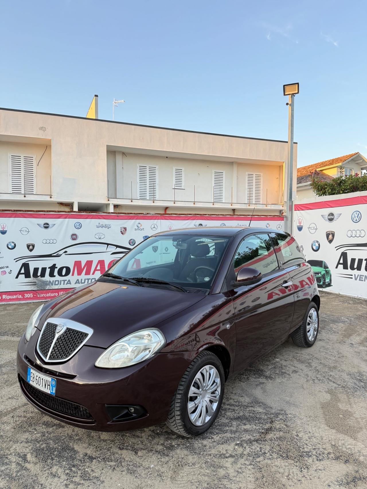 Lancia Ypsilon 1.3 MJT 75 CV Elle