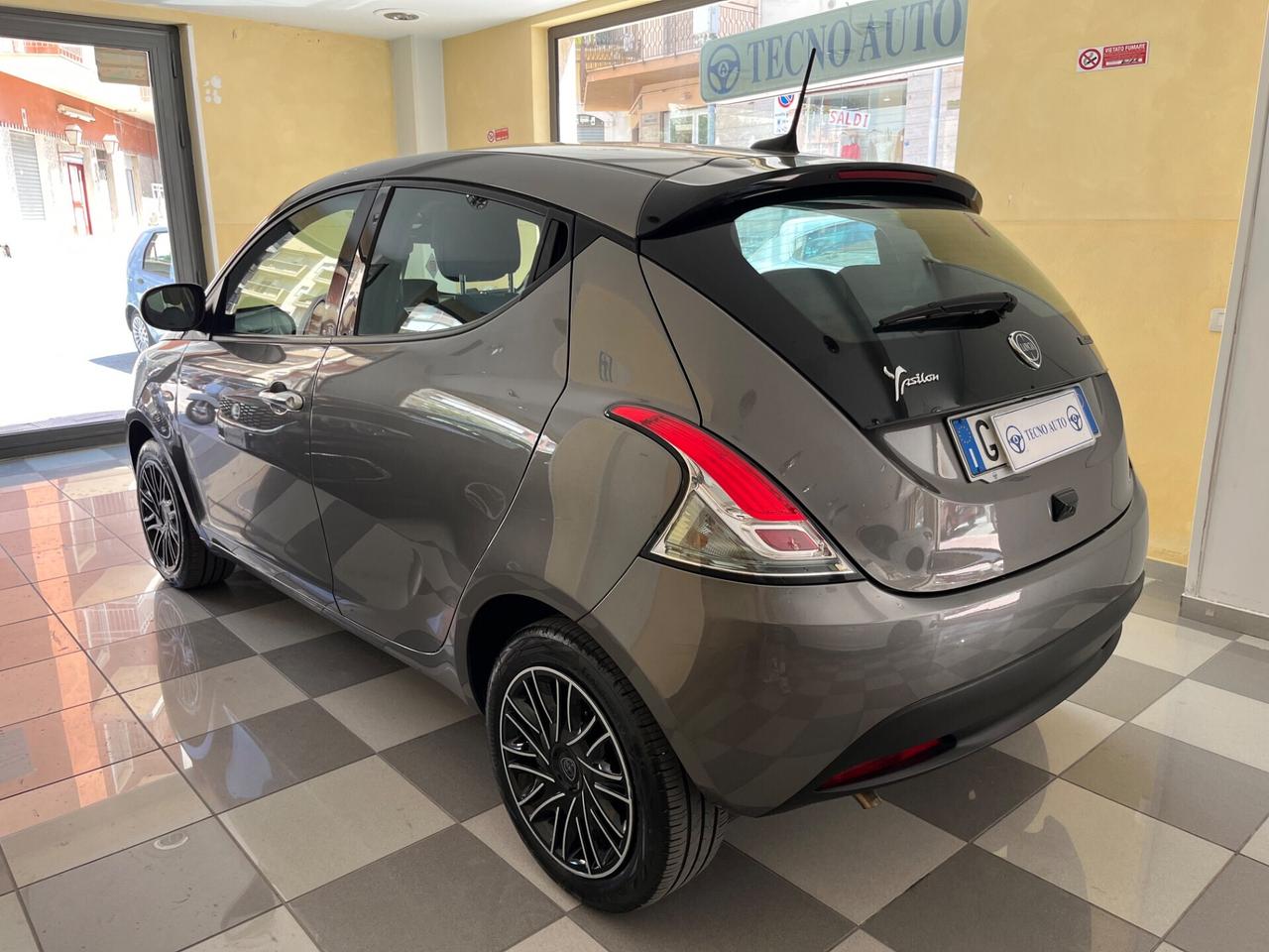 Lancia Ypsilon 1.0 FireFly 5 porte S&S Hybrid Gold Plus
