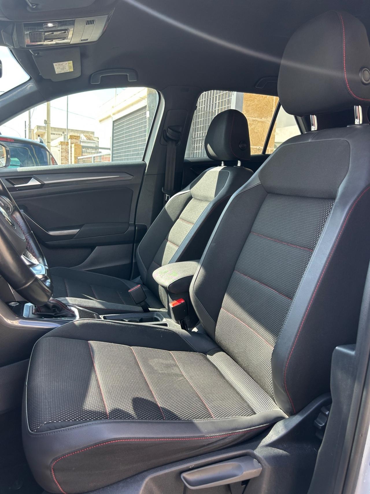 Volkswagen T-Roc 2.0 TDI SCR 150 CV DSG-2021-18”/PARK