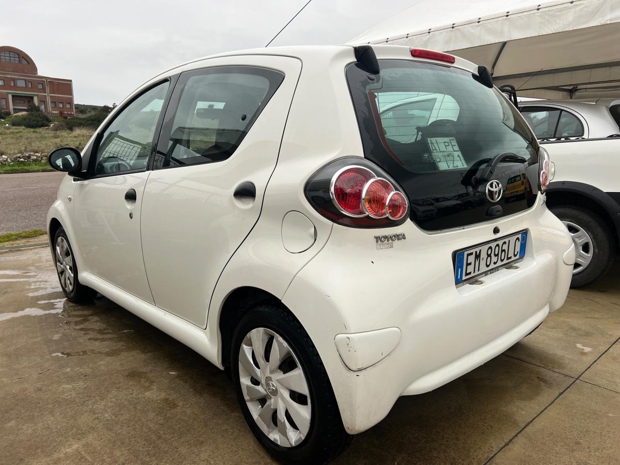 Toyota Aygo 1.0 12V VVT-i 5 porte Now