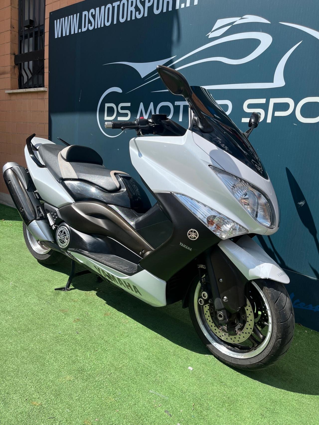 Yamaha T Max White Max