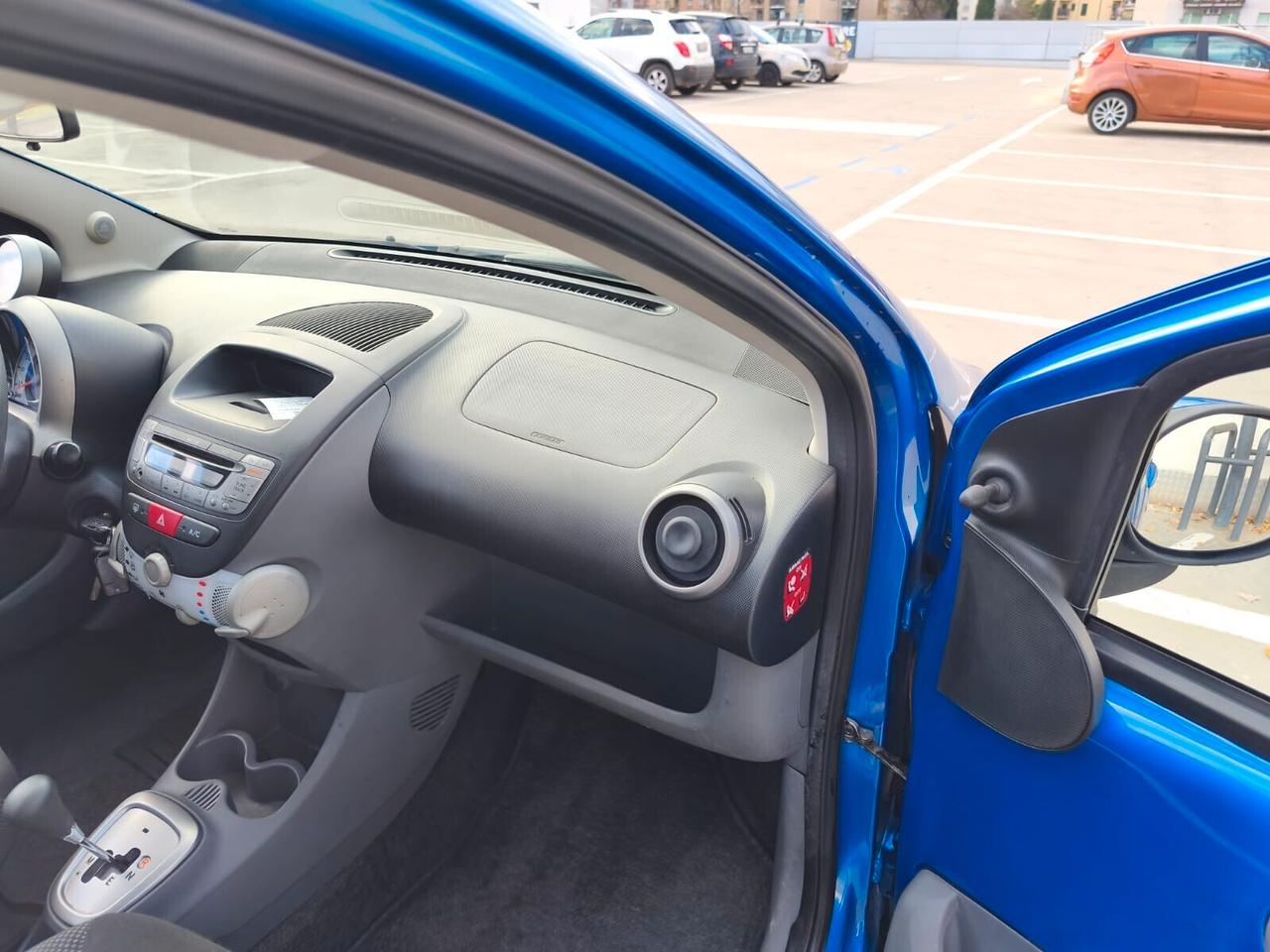 Toyota Aygo 1.0 12V VVT-i 5 porte Sol AUTOMATICA