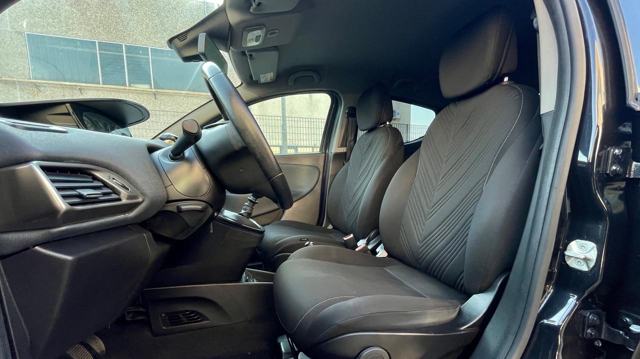 LANCIA 1.0 FIREFLY HYBRID 5P 69CV - NEOPATENTATI