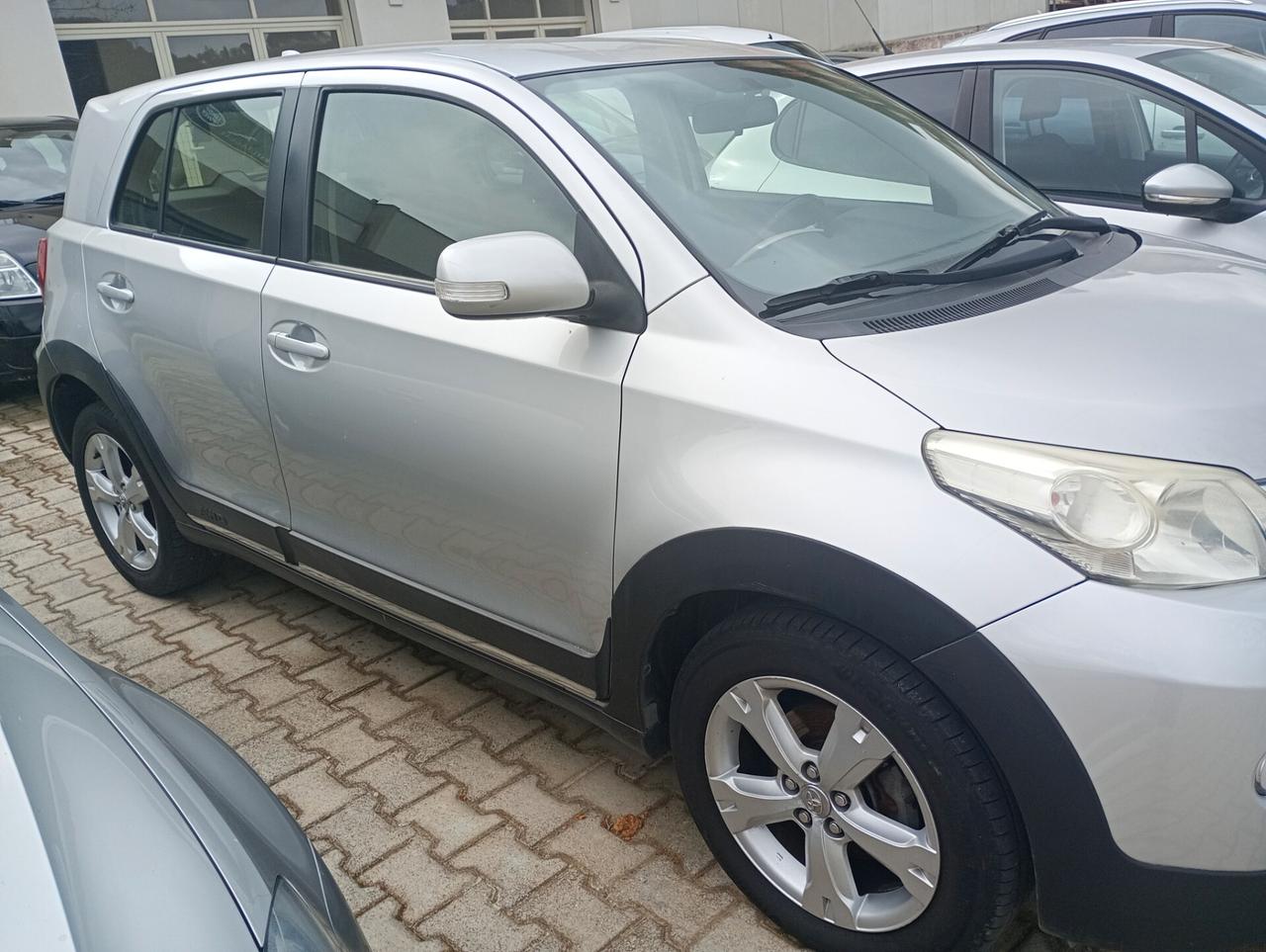 Toyota Urban Cruiser D-4D TREK 4X4