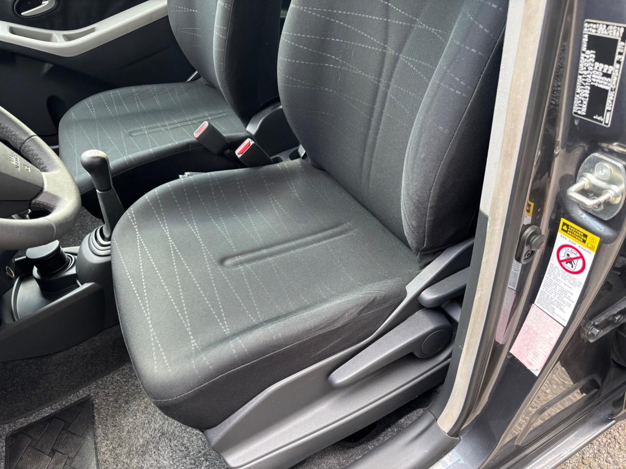 Toyota Yaris 1.3 5 porte Navi OK Neopatentati