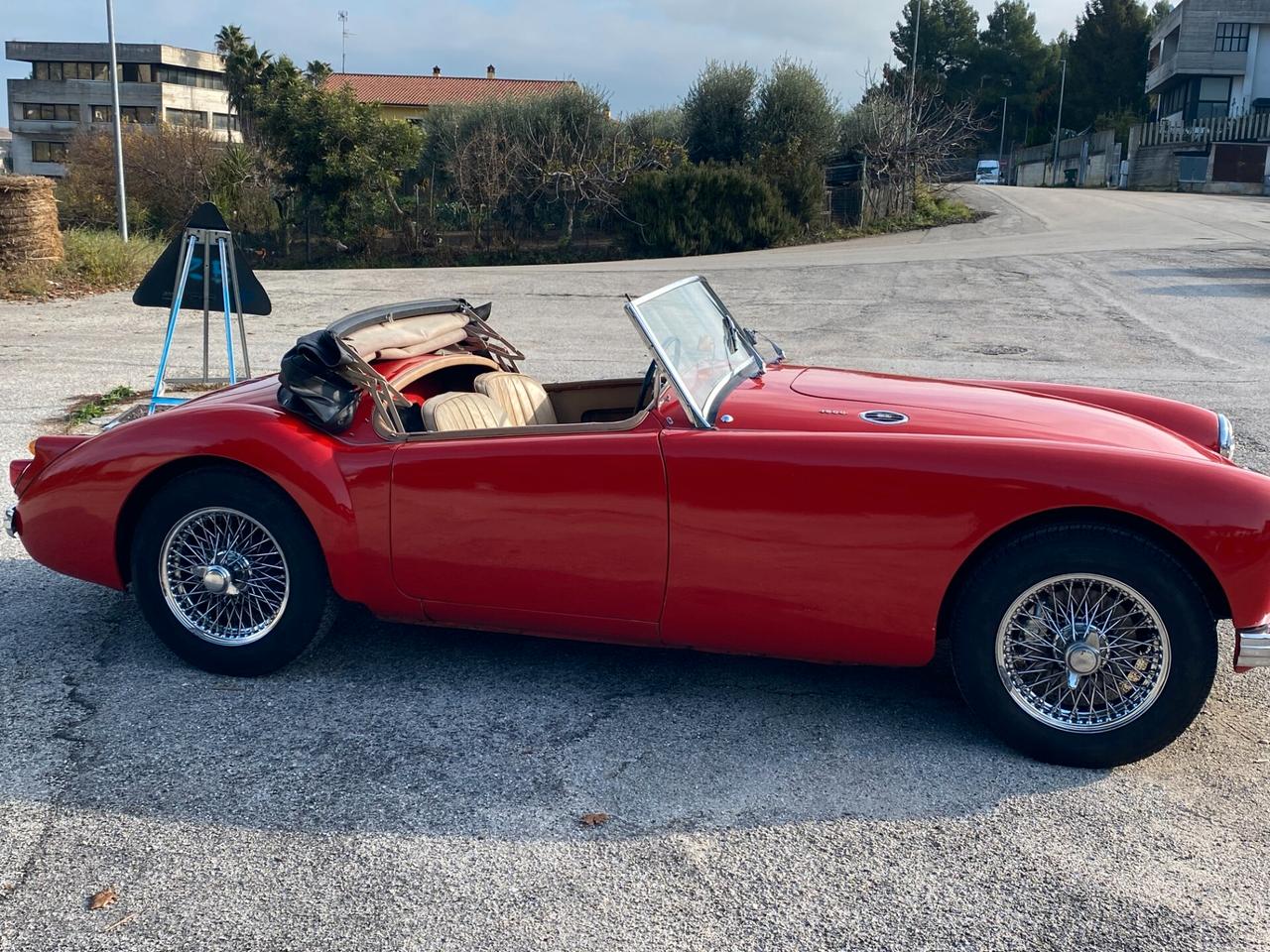 MGA ROADSTER