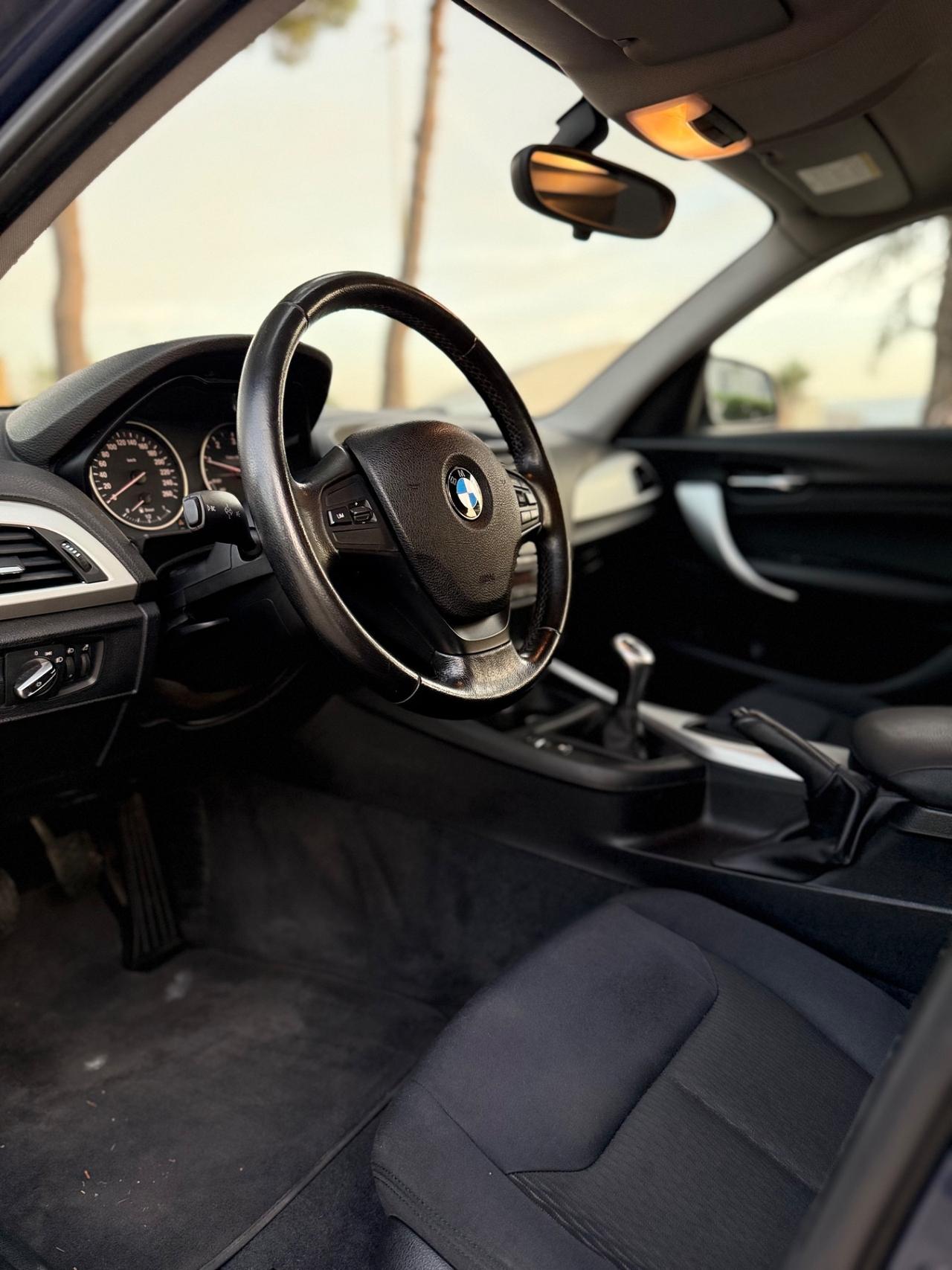 Bmw 118 118d 5p. Urban