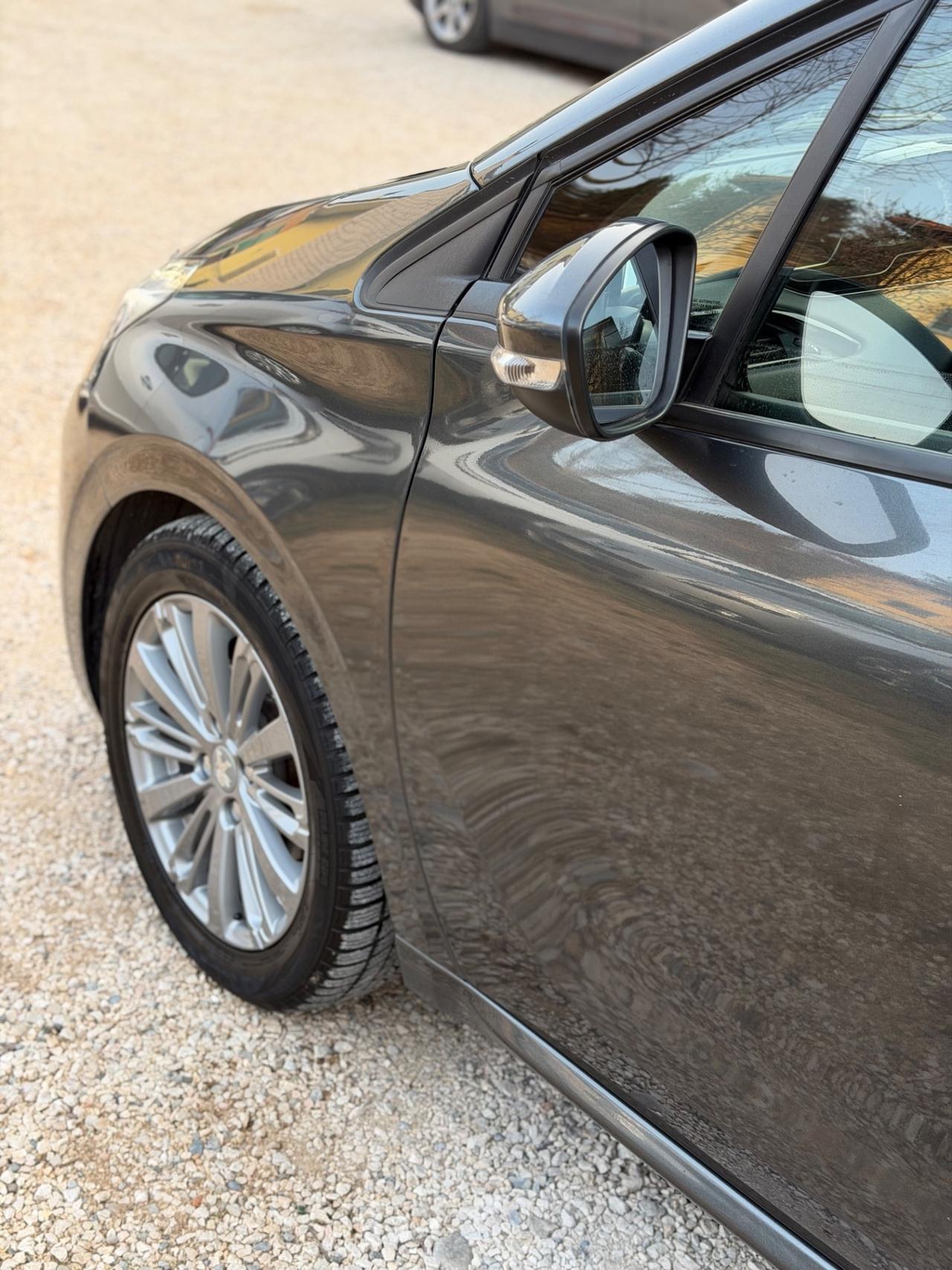 Peugeot 208 82 5P ALLURE NEOPAT KMCERT UNICOPR