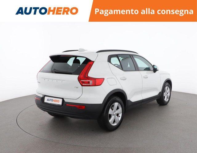 VOLVO XC40 T2 Momentum Core