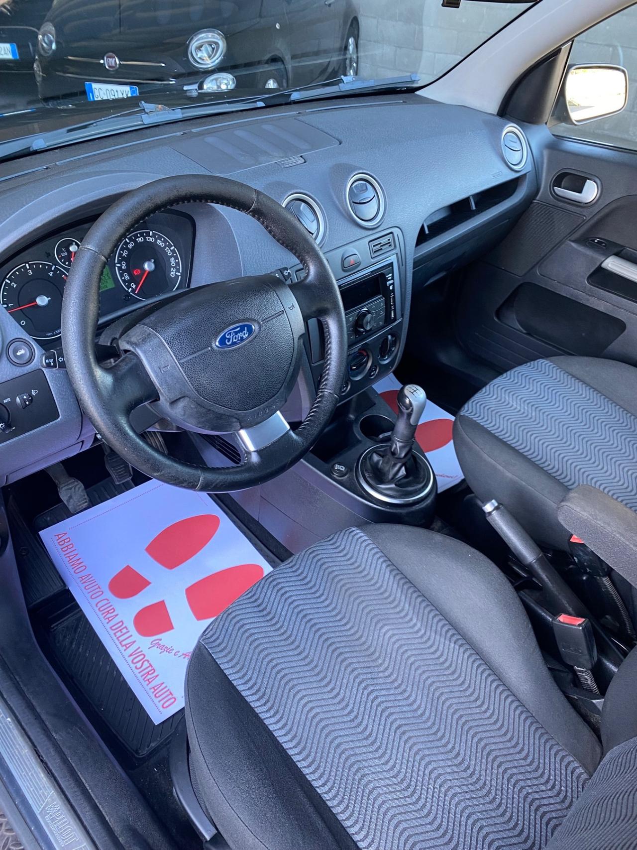 Ford Fusion 1.6 TDCi 5p. Collection Neopatentati