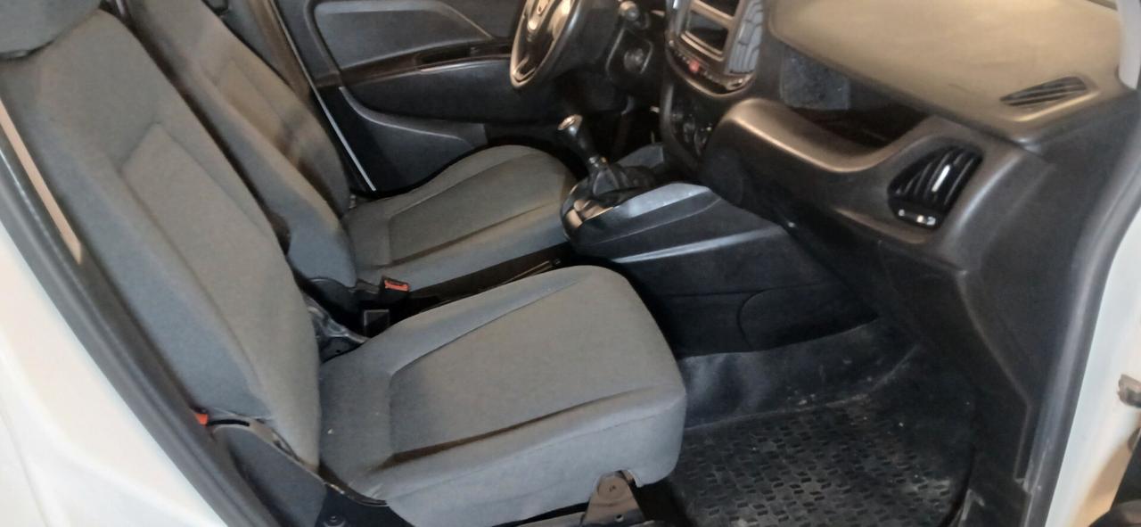 Fiat Doblò 1.3 mj 2 posti autocarro vetrato